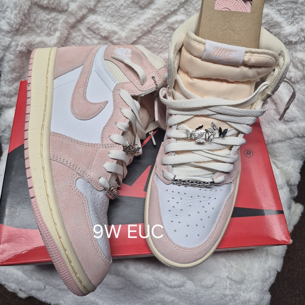 Nike Women's Blush and Cream Sneakers